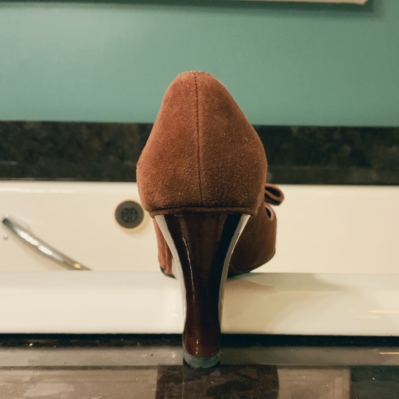 Stuart Weitzman Brown Suede Peep Toe Wedge Marble Heel Bow Tie Accent sz 4.5 - Picture 6 of 16